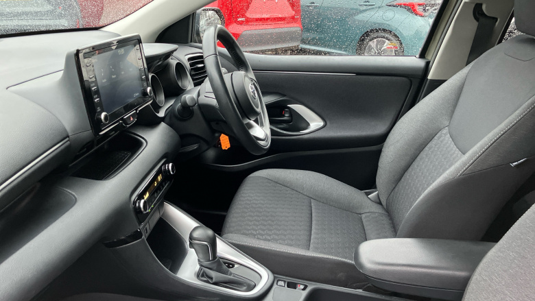 Toyota Yaris 1.5 Hybrid Design 5dr CVT Hybrid Hatchback